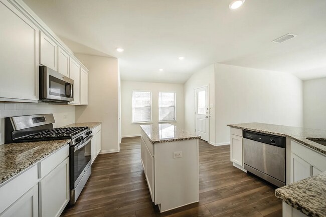 Building Photo - 1215 Chapel Hill Dr