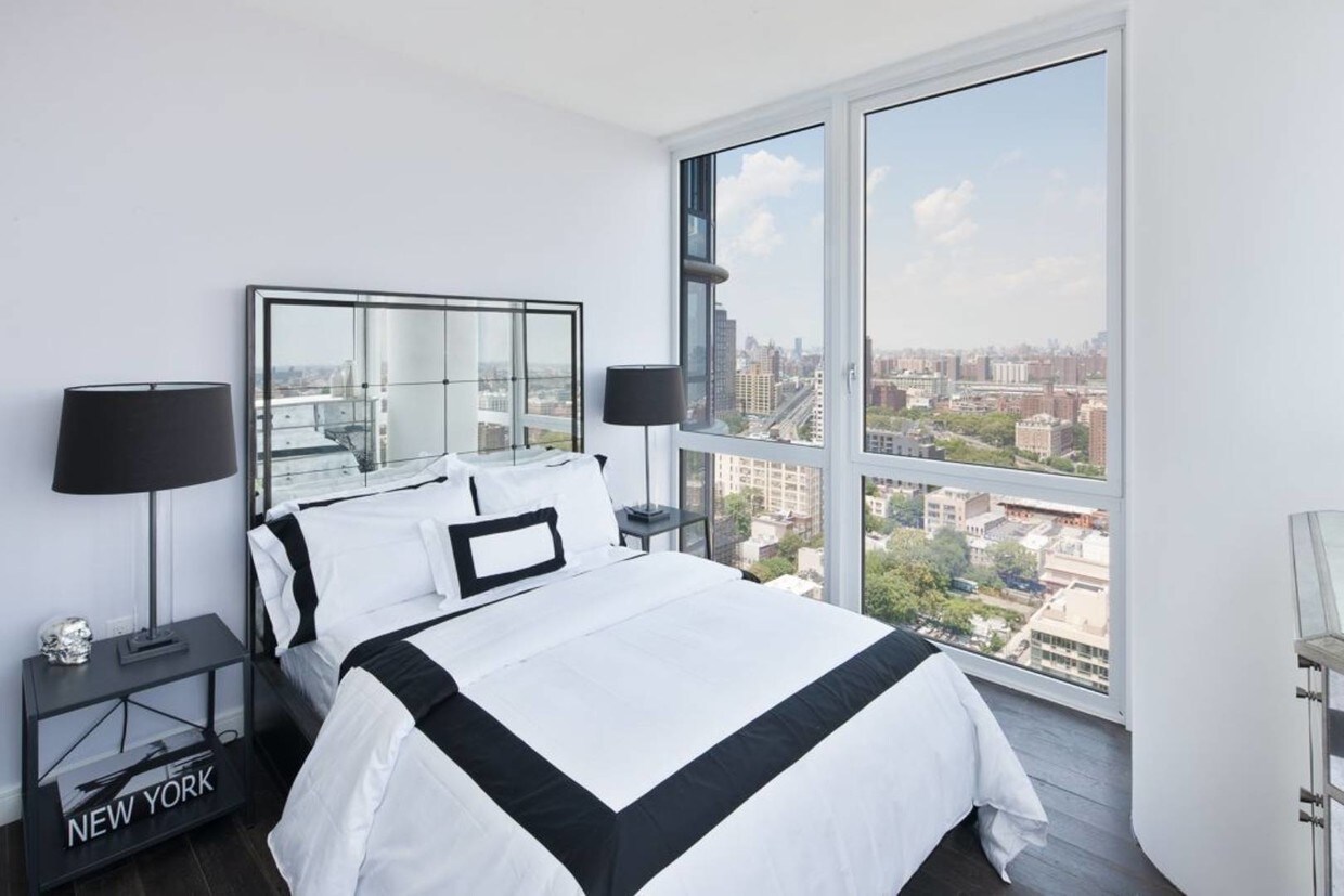 Foto principal - 308-310 Gold St