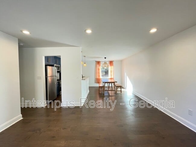 Building Photo - 2867 Joyce Ave