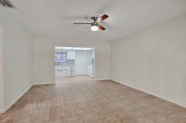 Foto del edificio - 4240 NW 21st Ave