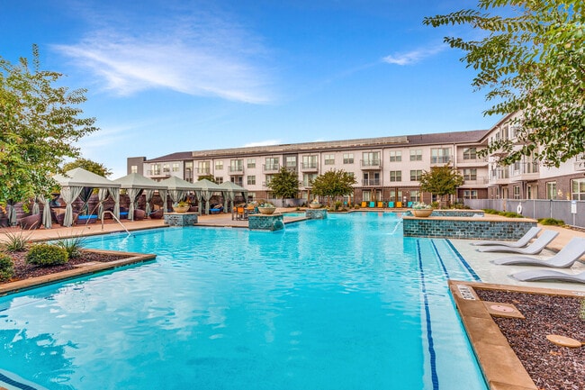 Building Photo - Madera at Leftbank
