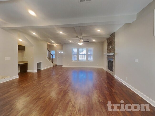 Foto del edificio - 124 Lucerne Ln