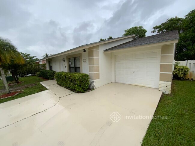 Foto del edificio - 5819 Judd Falls Rd E