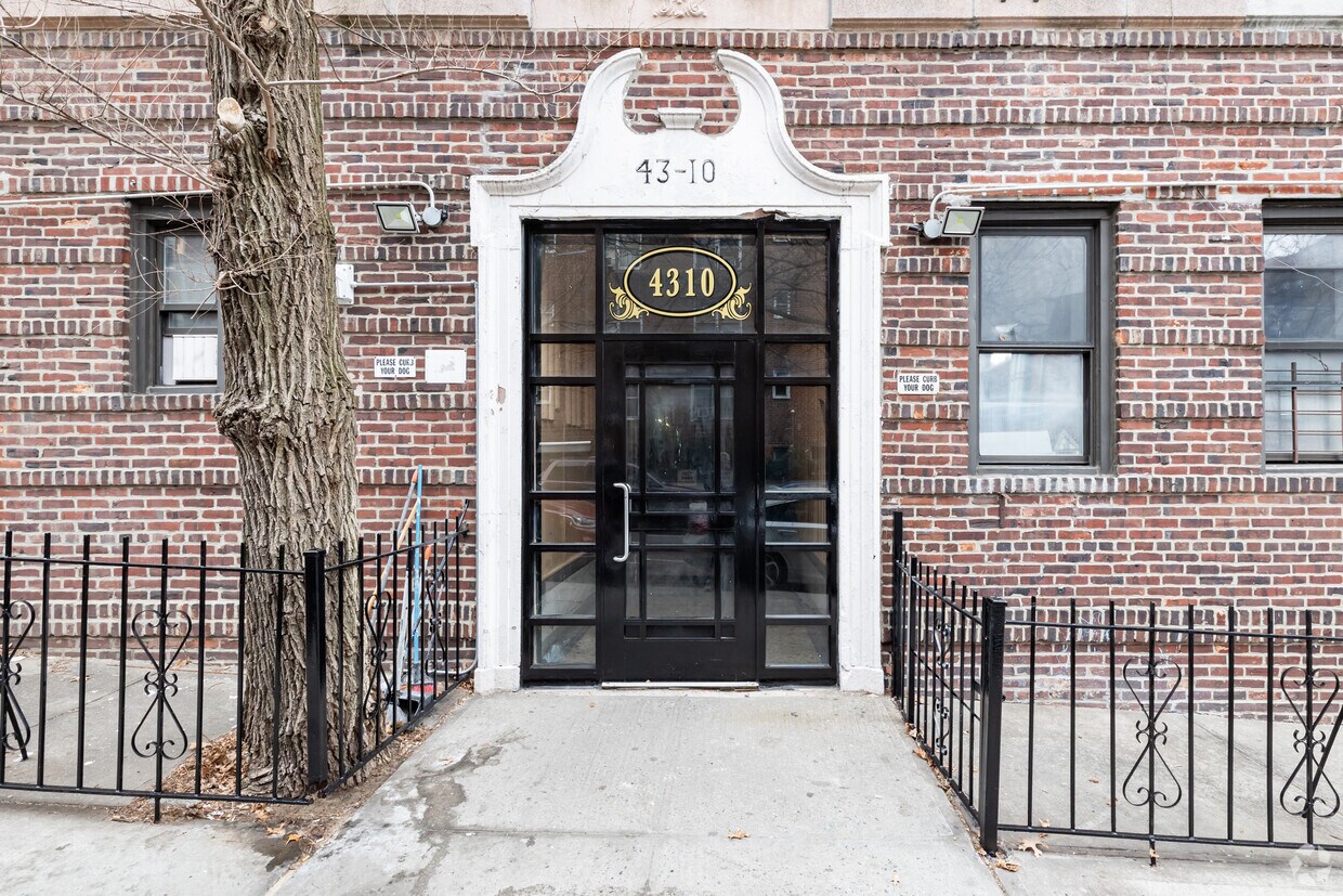 Entrance - 4310 49th St