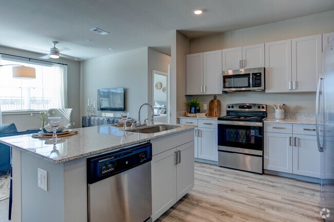 Kitchen - Emory West Cypress