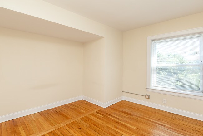 Building Photo - 3303 W Belden Ave