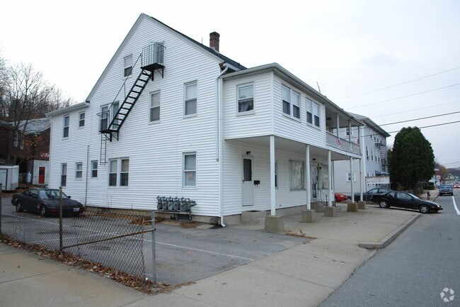 Building Photo - 770 Providence St