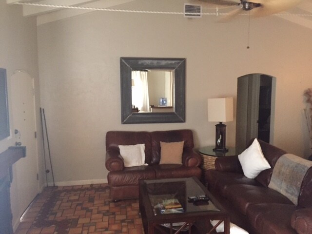 Living room - 1550 Michigan Ave