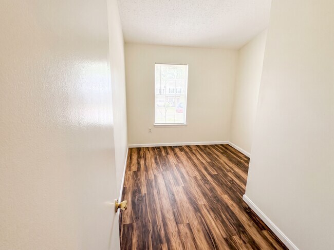 Building Photo - 853 Saint Michaels Dr