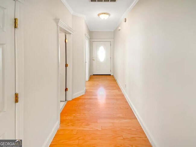 Foto del edificio - 105 Mashburn Pl