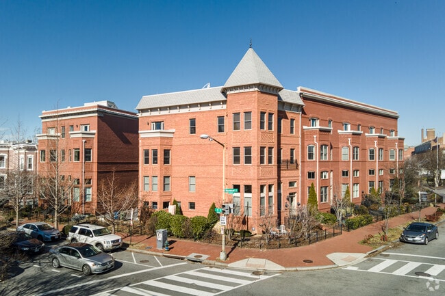 Building Photo - 1900 Vermont Ave NW
