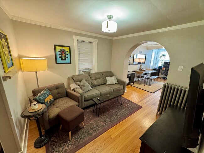 Foto del edificio - 2832 W Wellington Ave