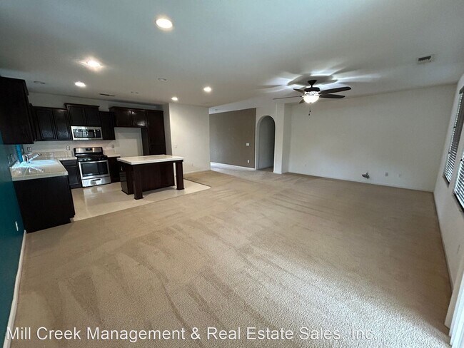 Foto del edificio - 3 br, 2 bath House - 3026 W. Sweet