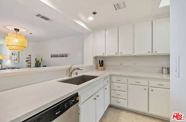 Building Photo - 2910 Neilson Way