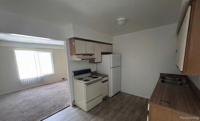 Foto del edificio - 16481 E 10 Mile Rd