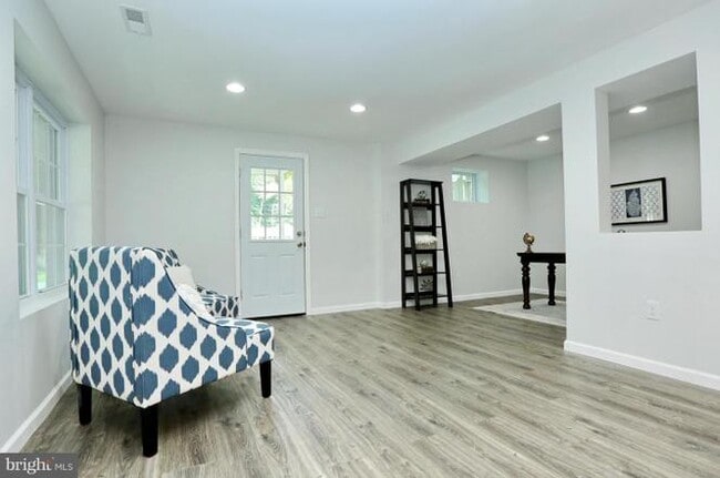 Building Photo - 2609 Dakota St