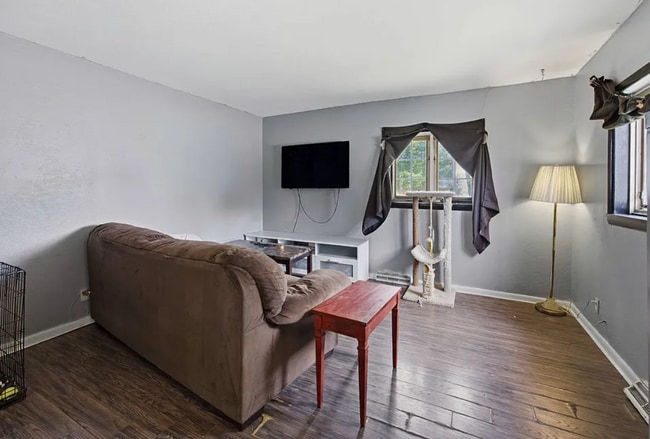 Building Photo - 2 Bed, 1 Bath Unit - Chanute KS