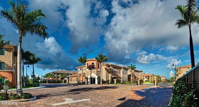 Foto del edificio - 16828 SW 137th Ave