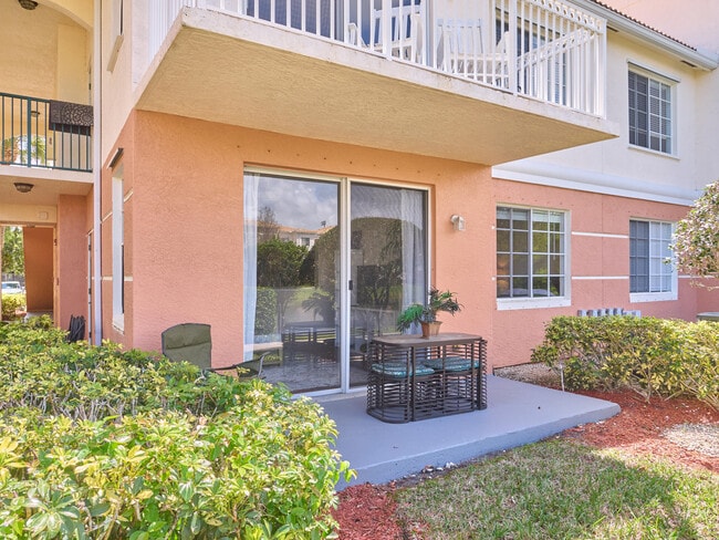 Foto del edificio - 9112 Myrtlewood Cir W