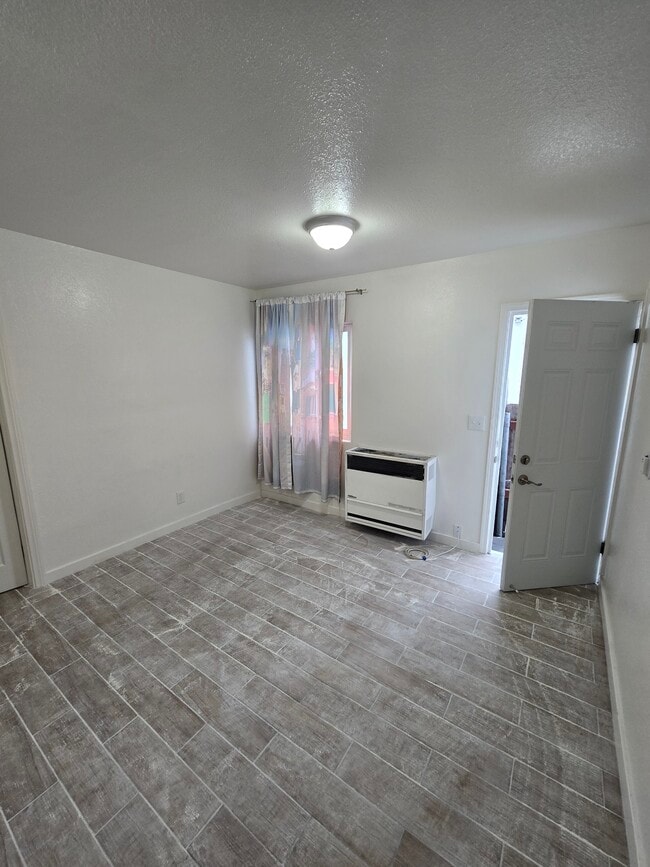Building Photo - 24 E 56th St