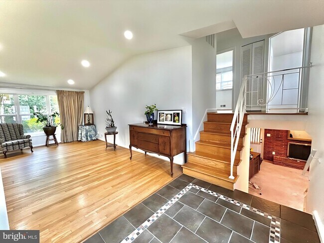 Building Photo - 10202 McGovern Dr