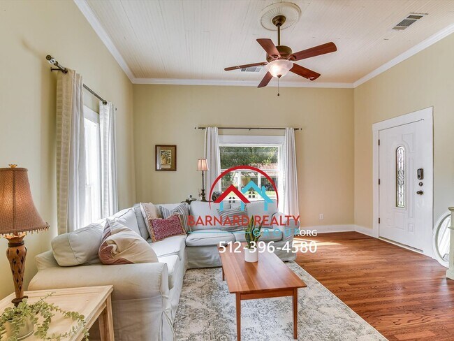 Foto del edificio - Available Now: 2 Bed/2 Bath in Historic Di...