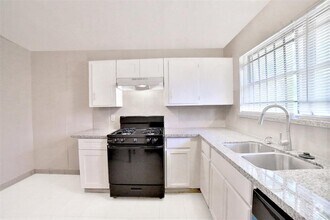 Building Photo - 4326 Tareyton Ln