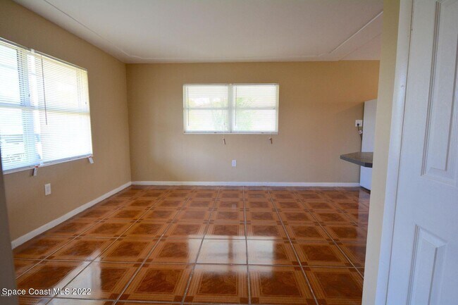 Foto del edificio - 2913 Rosemarie Dr