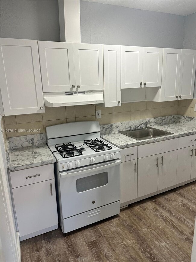 Building Photo - 1053 SW 2nd St