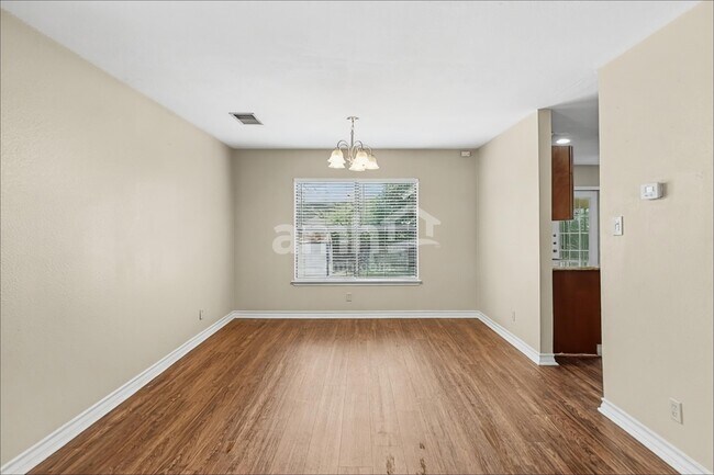 Building Photo - 8010 Manderly Pl