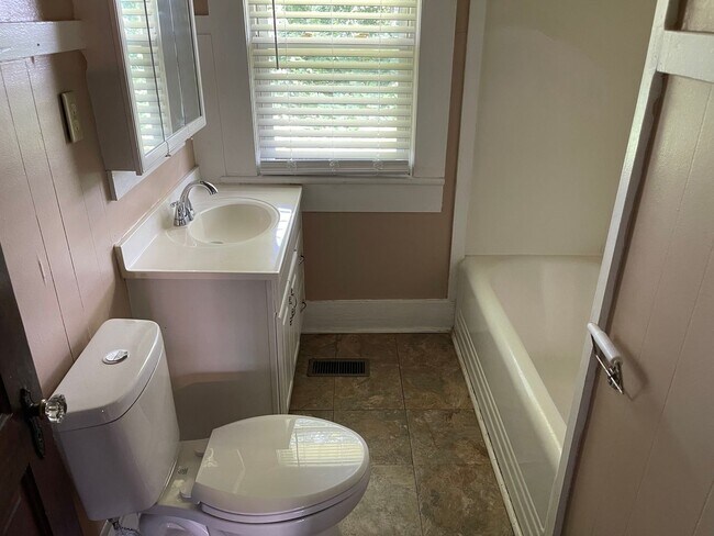 Foto del edificio - Samford Ave Duplex Available!