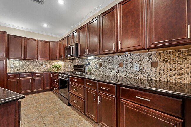 Building Photo - 1102 Plattner St