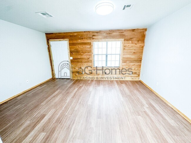 Foto del edificio - 2212 Doris Ave