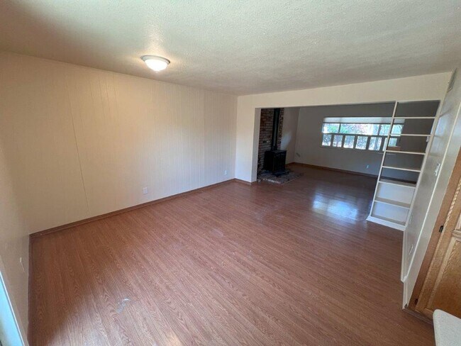 Building Photo - Nor Cal Realty, Inc - 3 bedroom 2.5 bath t...