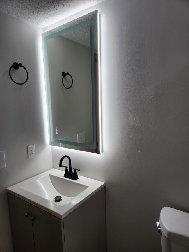 Foto del edificio - 32 Bellevue Dr