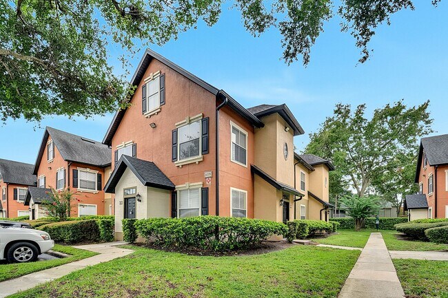 Building Photo - Fully Remodeled 3/2 with Loft in MetroWest...