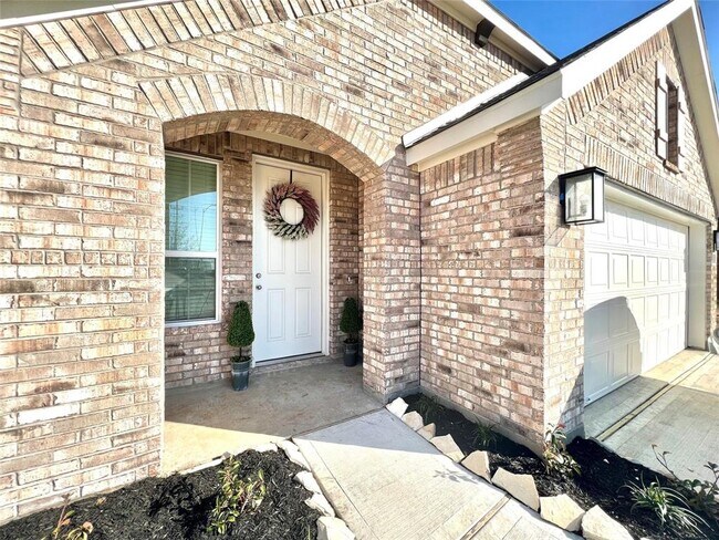 Building Photo - 7534 Coral Ter Dr