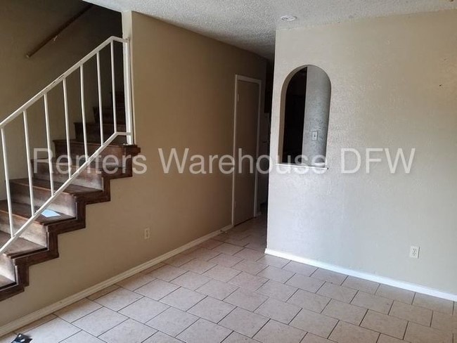 Building Photo - 507 N Elm St