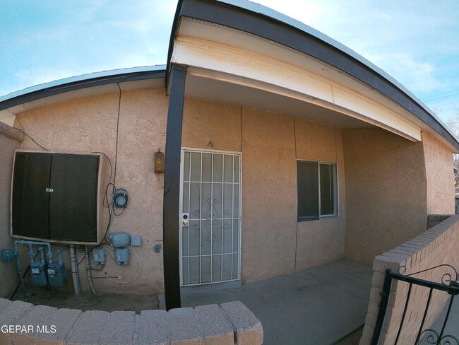 Building Photo - 1905 Karen Sue Pl