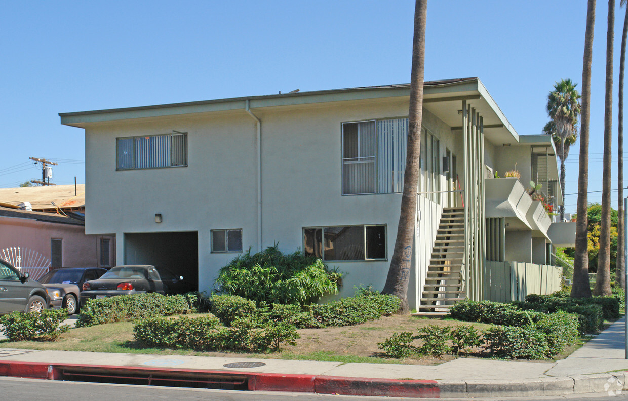 Building Photo - 8641 Cadillac Ave