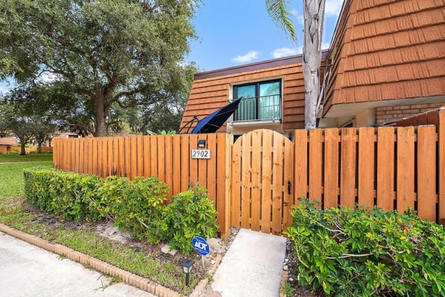 Building Photo - 2902 29th Ct