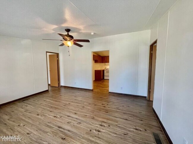 Foto del edificio - 3 br, 2 bath Mobile Home - 4323 Greely For...