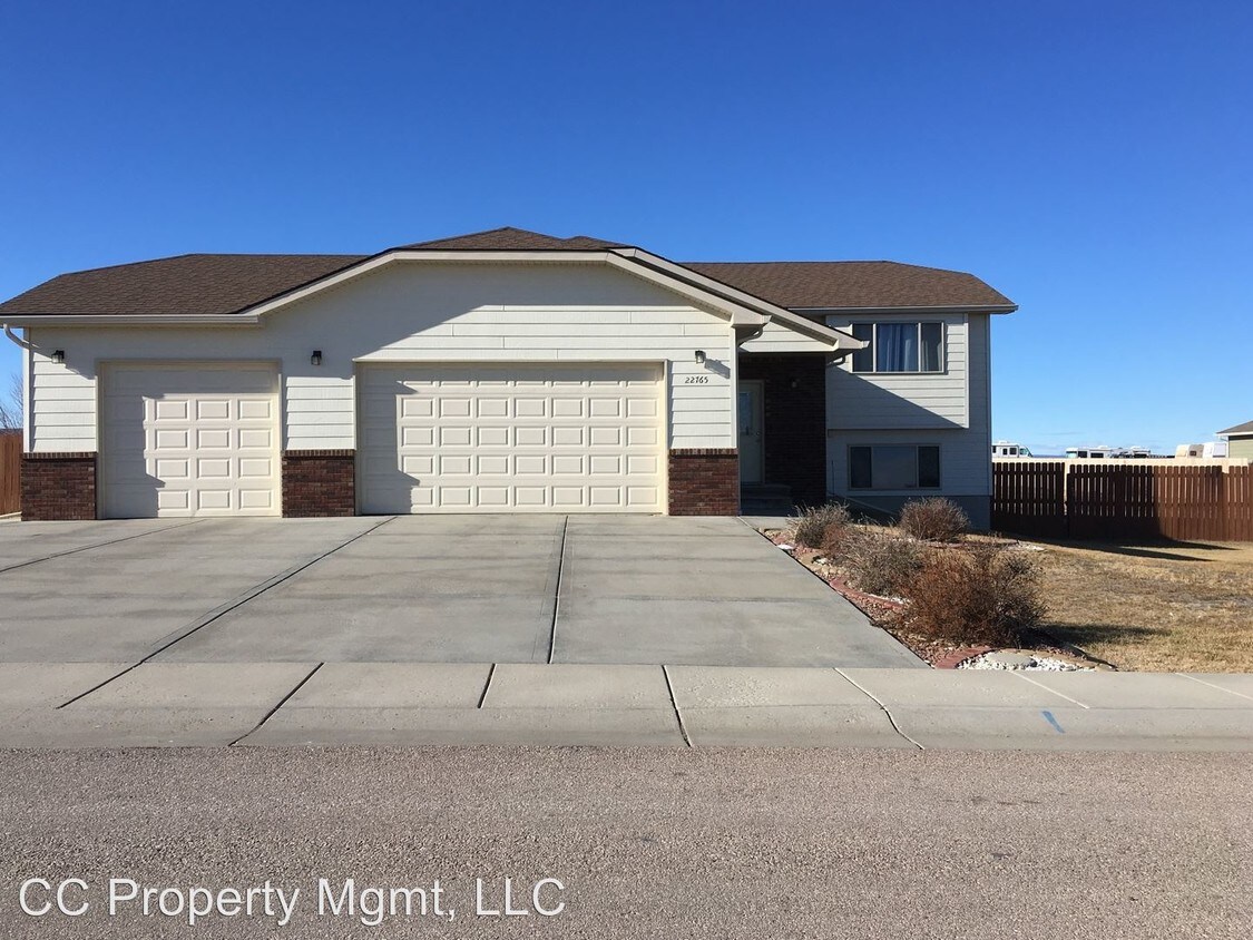 22765 Pickarts Ln, Box Elder, SD 57719 House Rental in Box Elder, SD