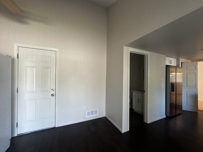 Building Photo - 3 Bedroom 2 Bathroom Home in Kirkland