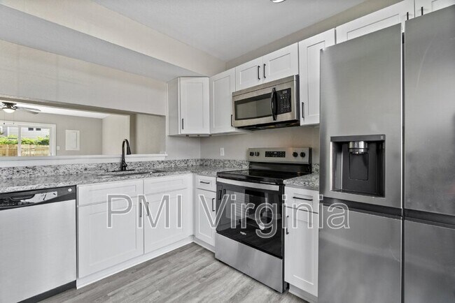 Foto del edificio - 1450 Sangaree Cir