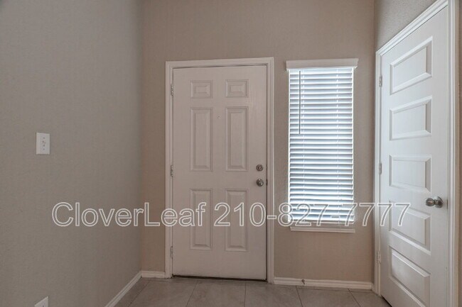 Foto del edificio - 9403 Trap Rock Dr