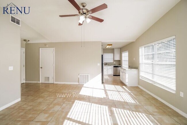 Foto del edificio - SPECIAL: $0 Application Fee. 50% off the f...