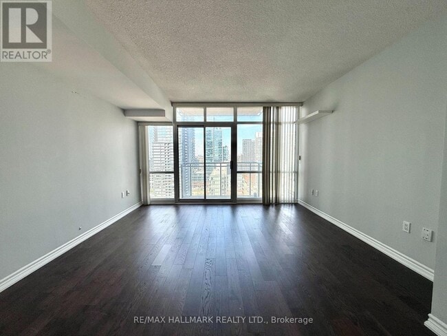 Building Photo - 11-2811 Brunel Ct