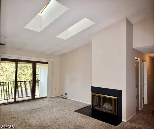 Building Photo - 166 Woodward Ln