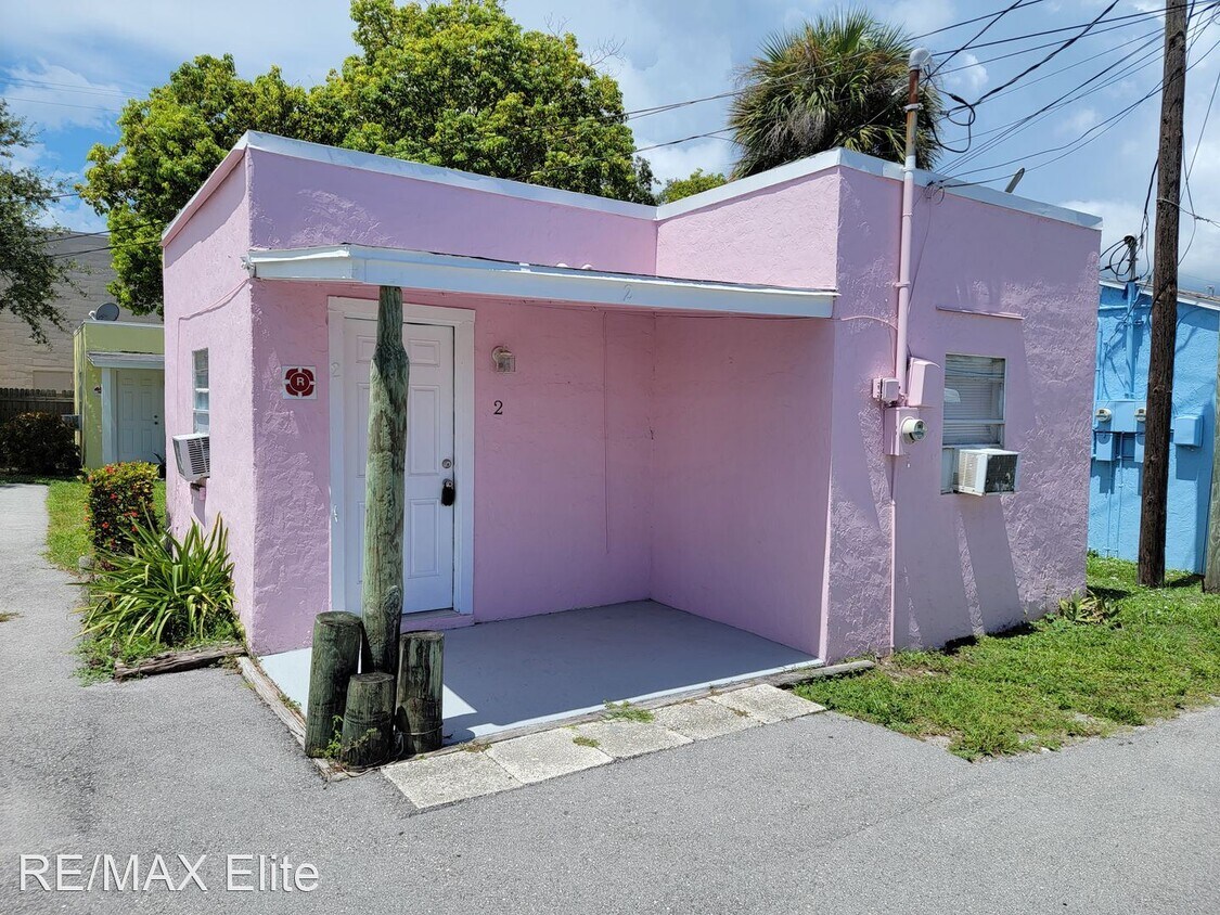 1 br, 1 bath House 1420 Avocado Ave 2 House for Rent in Melbourne